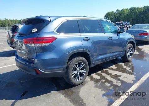 2018 Toyota Highlander Le Plus z USA, uszkodzony, nr VIN 5TDZZRFH8JS253337